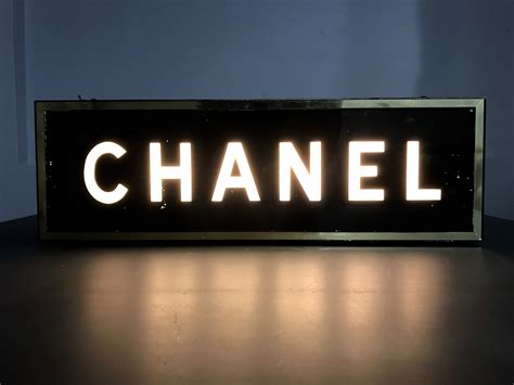 chanel light sign 1950s|Rare 1950's CHANEL Light up Sign — AGENT .